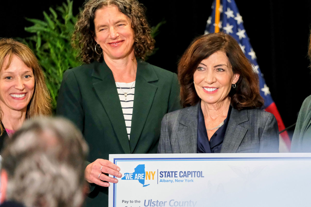 Gov. Hochul Drops By, Leaves $10 Million for iPark 87 Fixes
